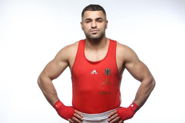 阿诺德：我对受伤感到非常沮丧，皇马球迷们2026年见（阿诺德坦言伤病令他沮丧：皇马球迷，2026年再会）