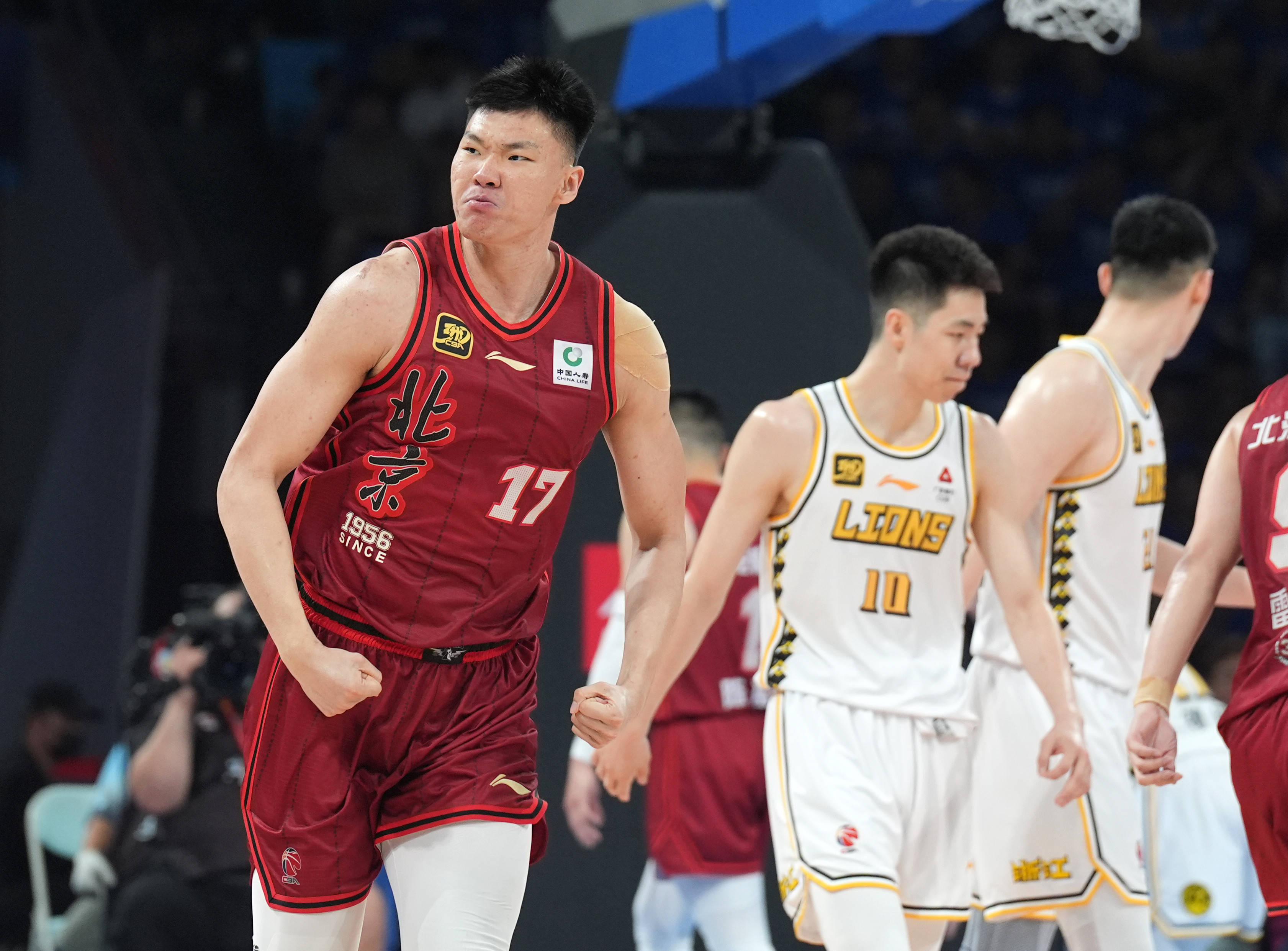 欧冠积分榜：拜仁、阿森纳、国米全胜领跑，下轮前二直接对话（欧冠积分榜：拜仁、阿森纳、国米保持全胜领跑，下轮前二强强对话）